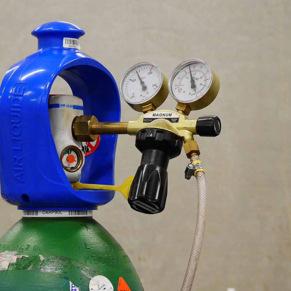 Guide to selecting high pressure specialty gas regulators